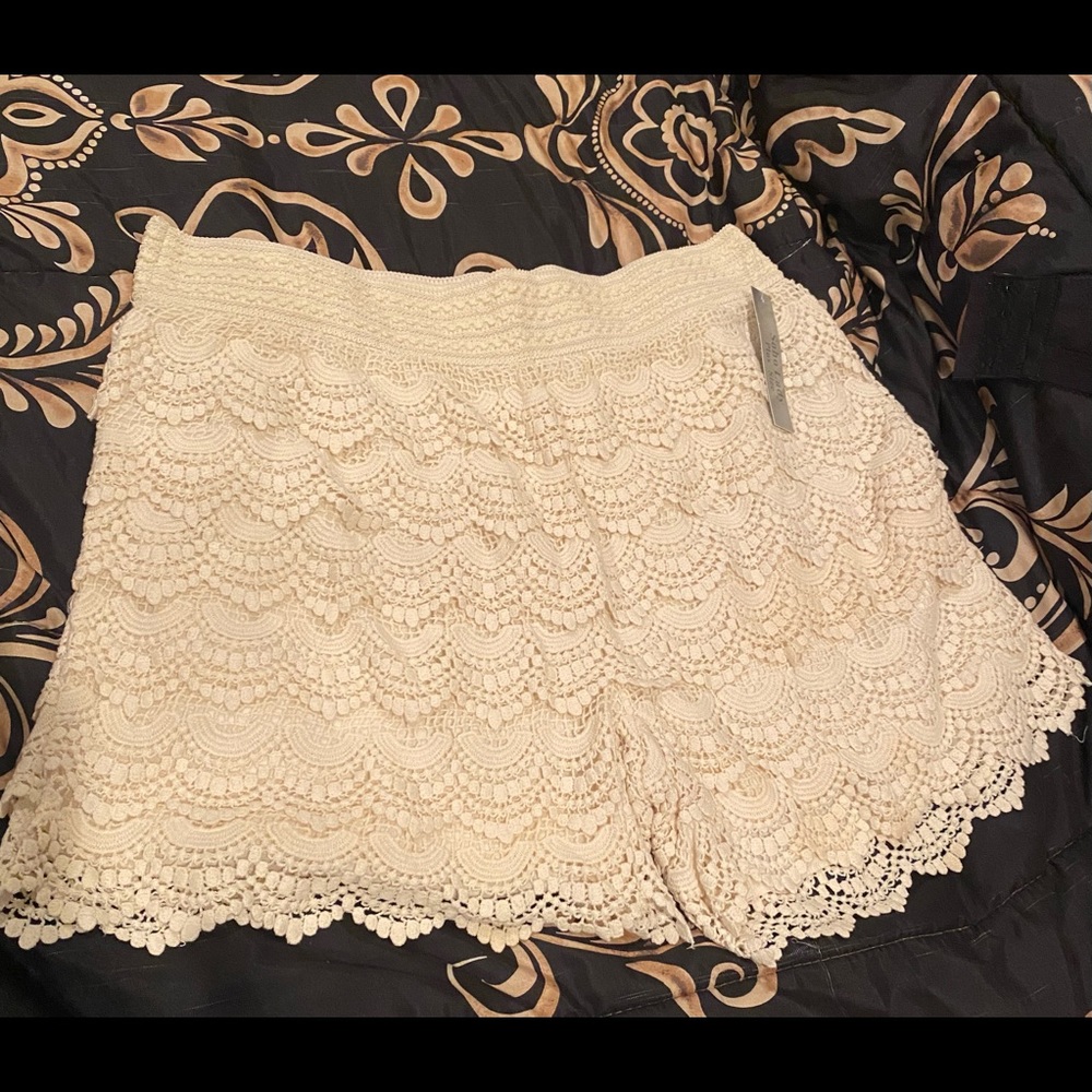 SOHO LADY - Plus Size Crochet Shorts